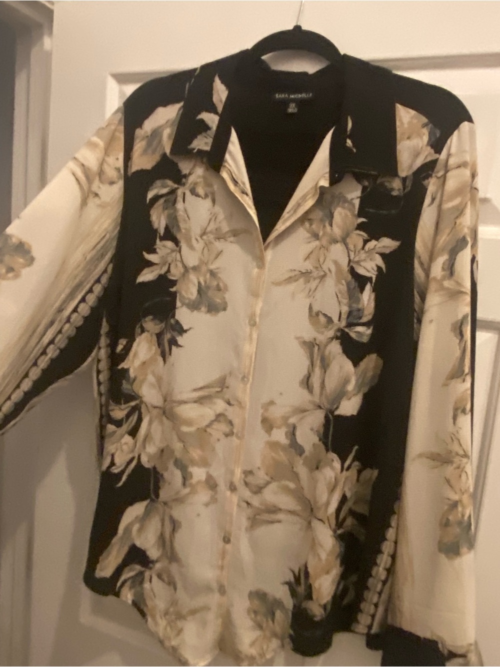 3X Sara Michelle Floral Button-Down Blouse in Black and Cream